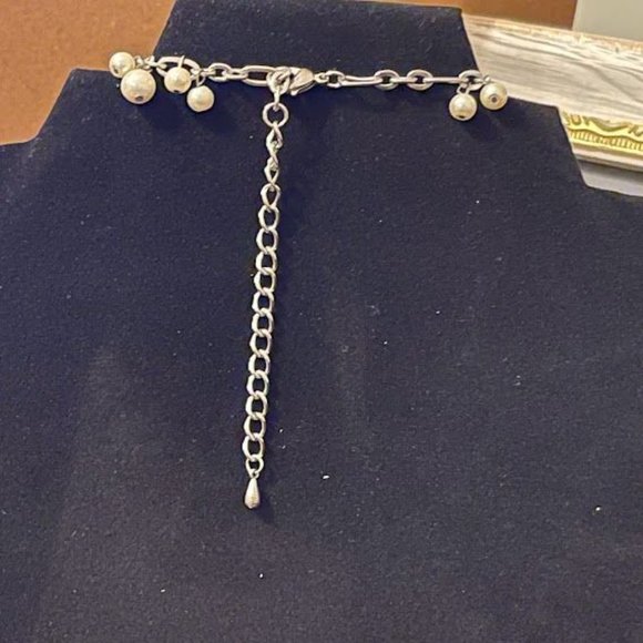 Cluster Pearl Necklace - Picture 3 of 3